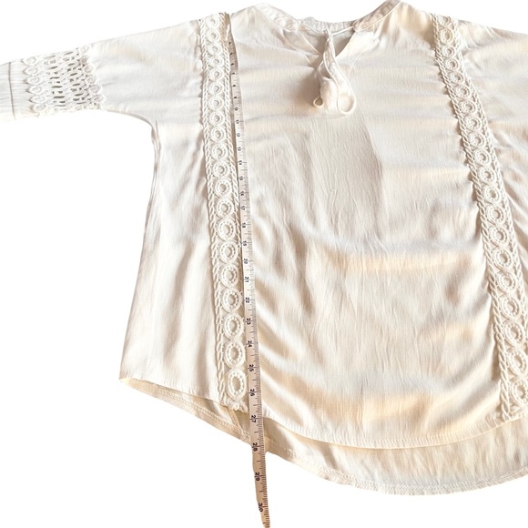 White Cotton Loose Fit Embroidered Three-Quarter Sleeved Tunic - Picture 6 of 6